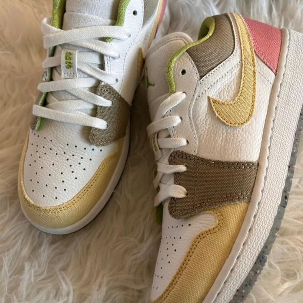 RESERVED Air Jordan 1 low - Picture 3 of 6